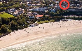 ST IVES- A SUPER STYLISH PRIVATE APARTMENT - King Ensuite Bedroom, Family Bathroom, Double Bunk Cabin Room&Double Sofabed Lounge Kitchen Diner - ABOVE PORTHMINSTER BEACH